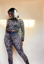 Load image into Gallery viewer, Leopard Crop Sweatsuit
